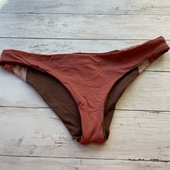 L Space Reversible Bikini Bottom Size M - Picture 6 of 7